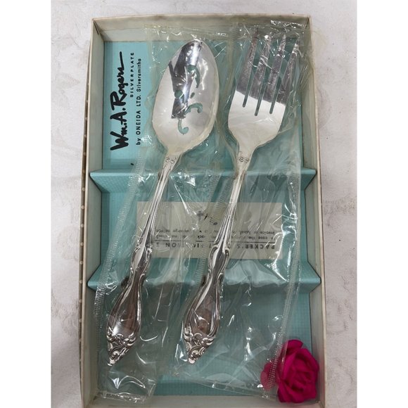 Oneida Wm. A Rogers Strathmore Vintage Serving Pieces Spoon & Fork 8" - Picture 2 of 8